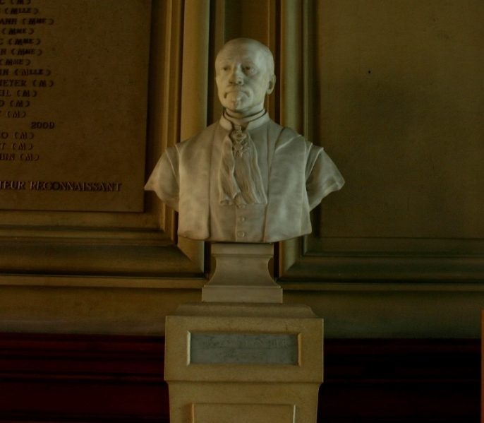 Joseph%20Grancher%27s%20bust%2C%20Institut%20Pasteur%2C%20Paris%20-%2003.JPG